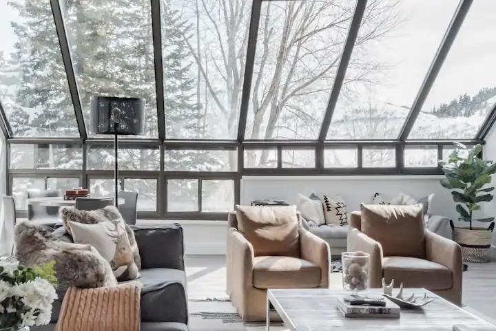 modern house living room in u.s. ski towns